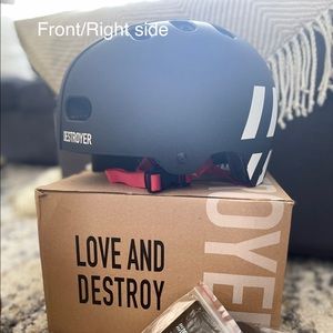 Skateboard Helmet, Destroyer